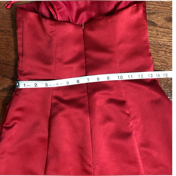 Michaelangelo Red Dress with Embroidery, Size 12 See photos for measurements. - Picture 8 of 12
